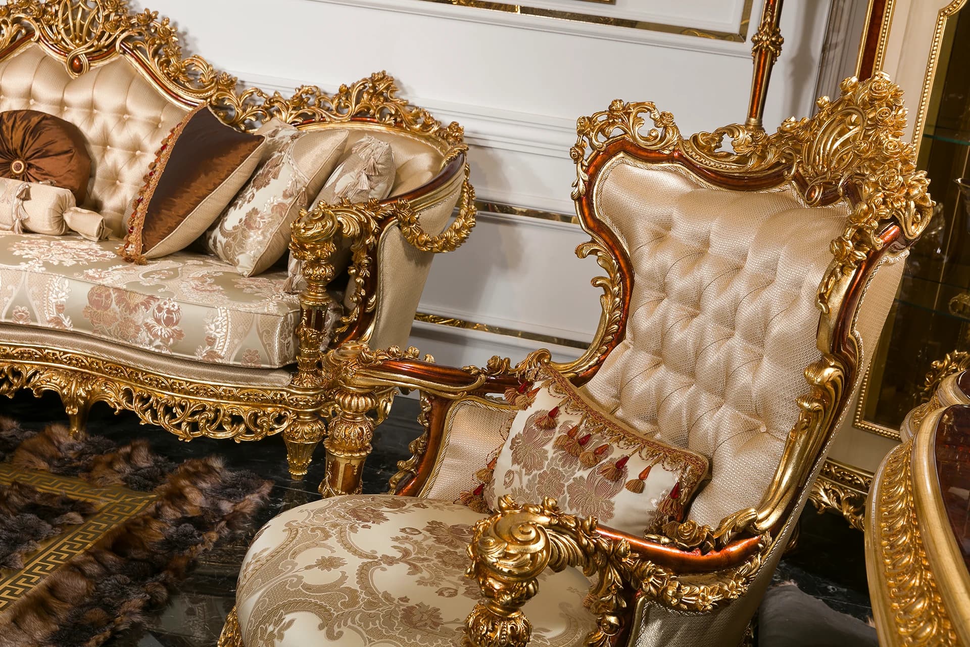 Kral Living Room Chair Detail