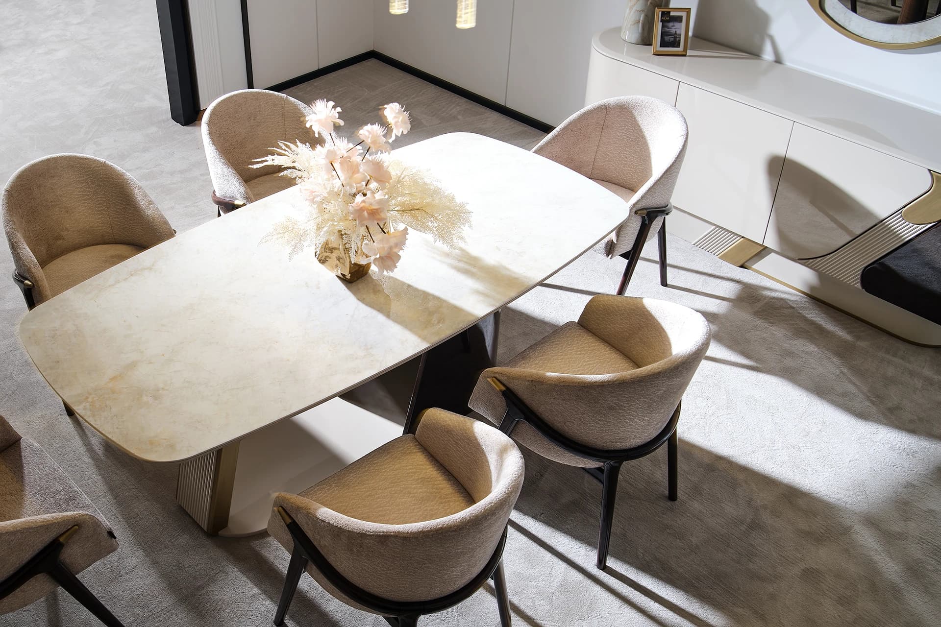 Cies Dining Room Detail