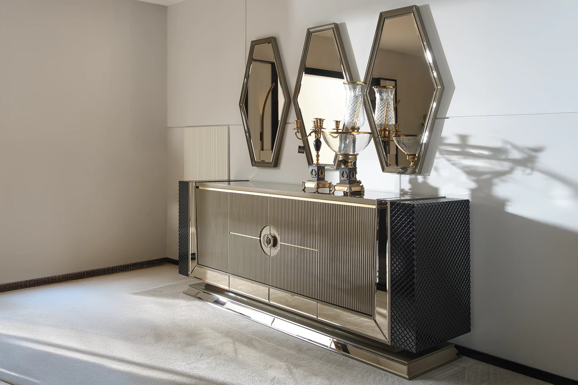 Hera Dining Room Mirrored Console