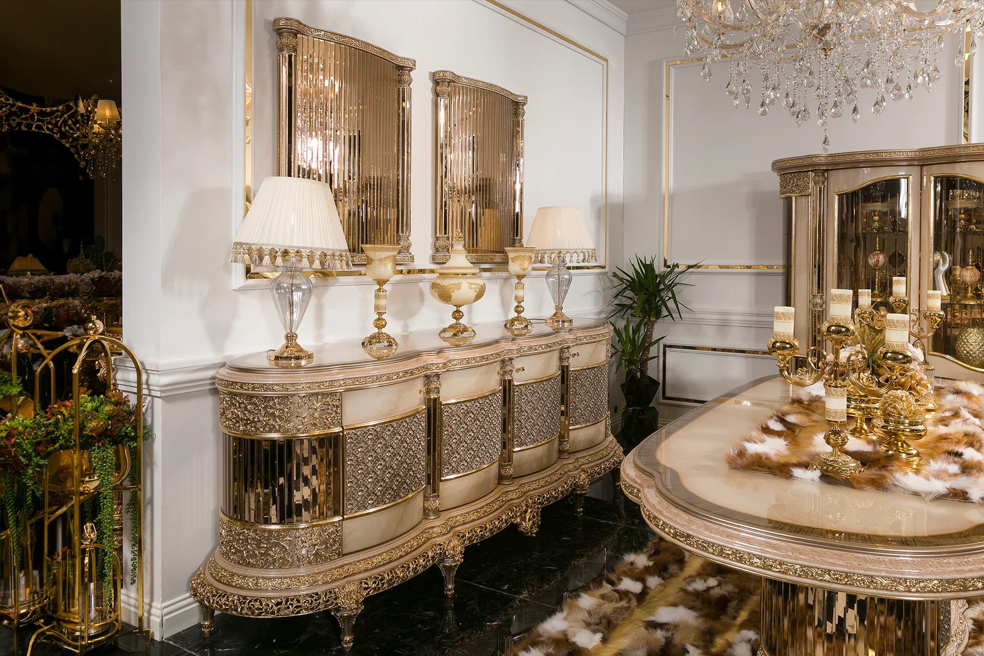 Firuze Dining Room Mirrored Console